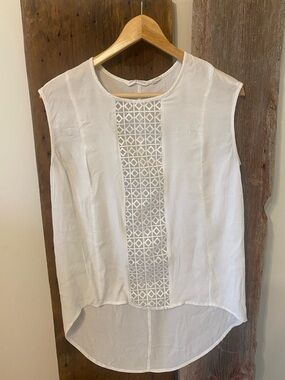 Women's White Sleeveless Lace-Panel Tunic Top